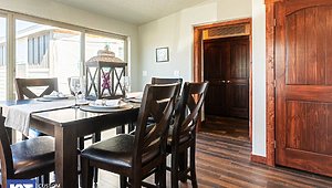 Grand Manor / 6012-2 Kitchen 31569